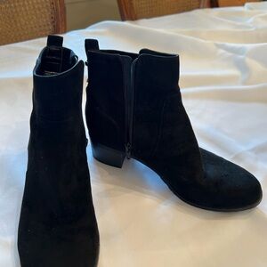 Women’s suede booties…great condition!